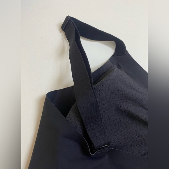 Knix - Padded V-Neck Bra Wide Strap - Picture 7 of 9